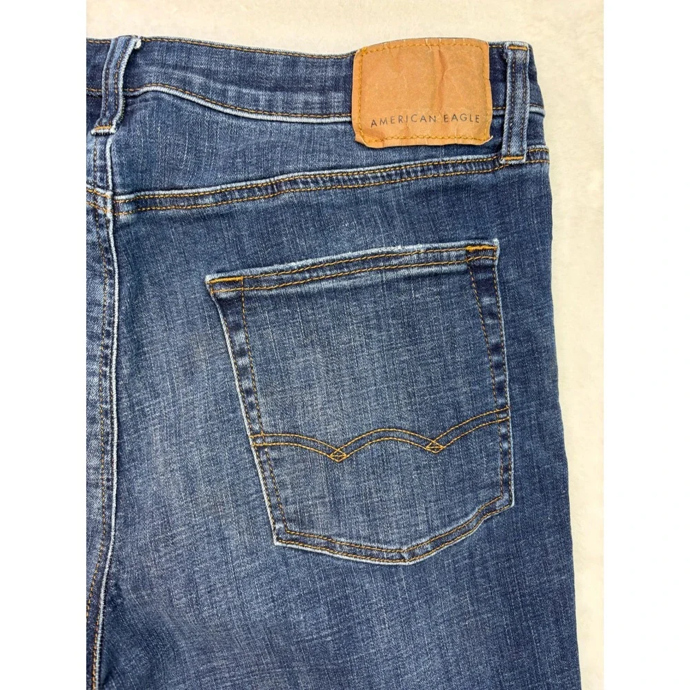 American Eagle Men's Jean Shorts 36 Medium Wash Denim Ripped Cuffed Stretch - Picture 5 of 10